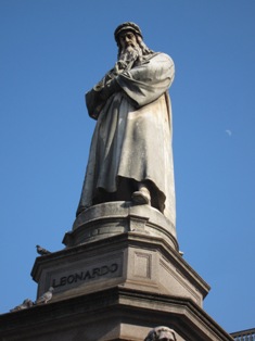 leonardo statue
